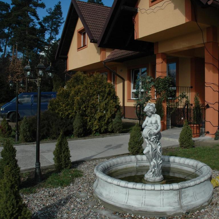 Dworek Novello Banino Exteriér fotografie